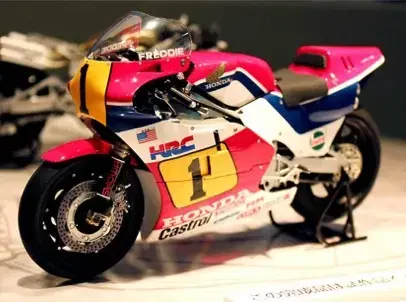 TAMIYA 1/12 Honda NSR500 1984 kit